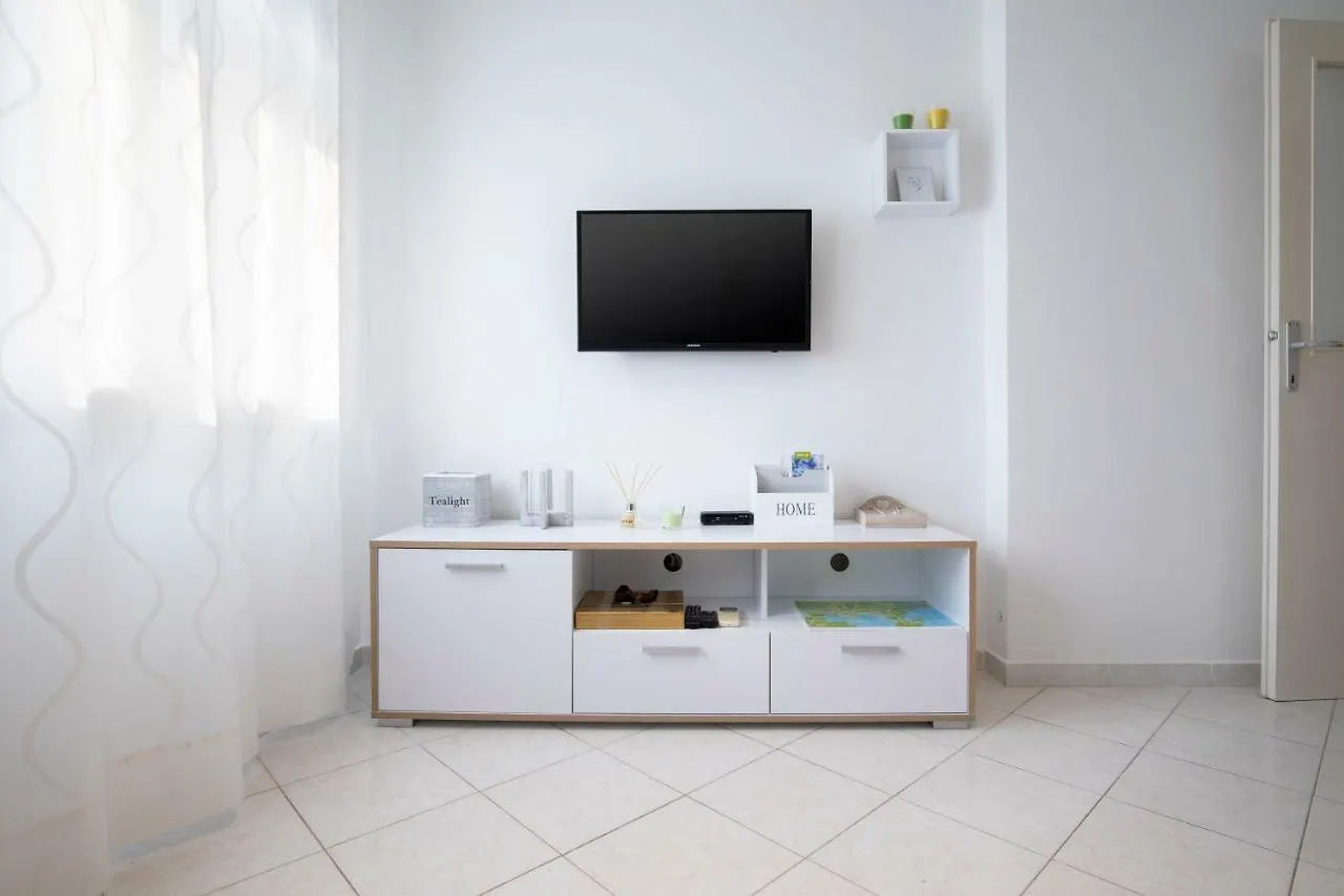 Castropola Apartment 0*, Pola Croazia